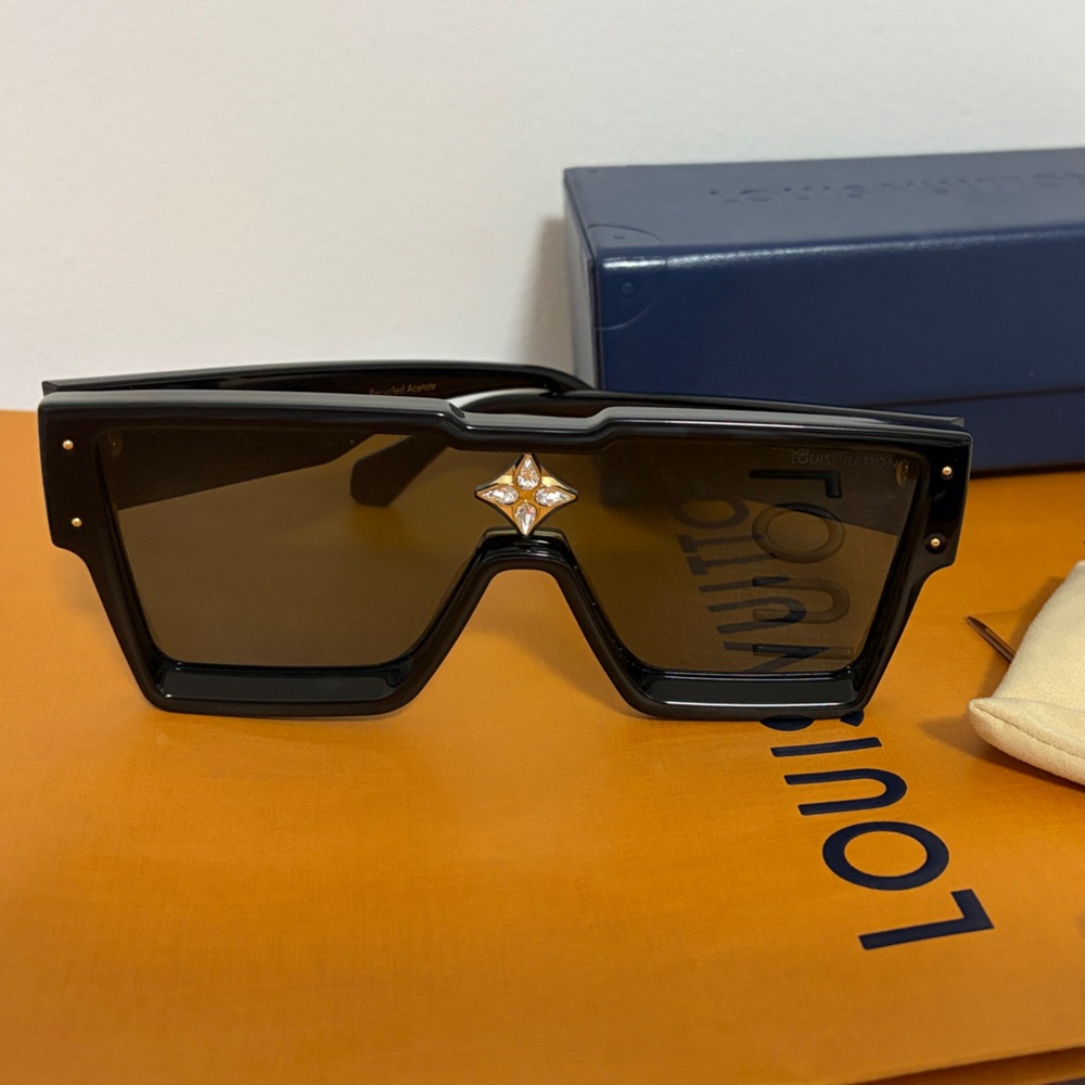Louis Vuitton
2023 Cyclone Sunglasses